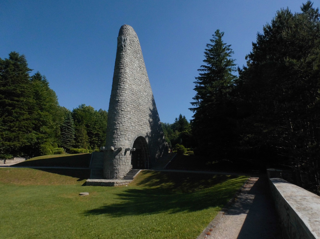 The Memorial and the Cemetery of the Czechoslovak Army in Dukla景点图片