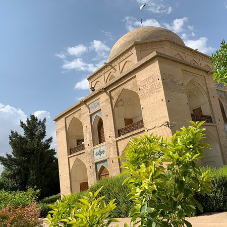 Bibi Dokhtaran Mausoleum景点图片