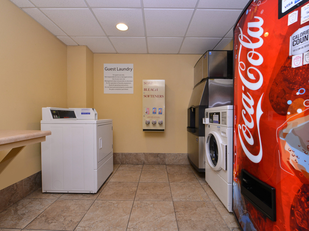 Holiday Inn Express Crestwood By IHG主图