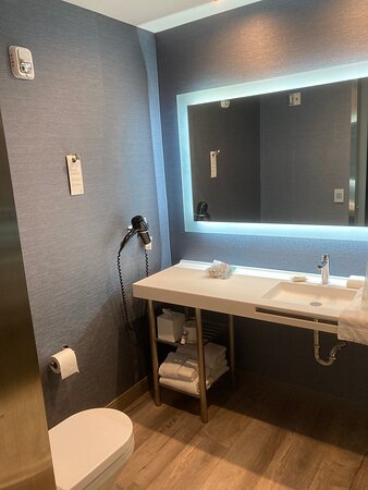 AC Hotel Bridgewater-浴室