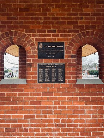 Rushworth War Memorial Clock Tower-拉什沃思必去景点
