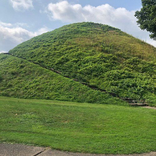 Grave Creek Mound Archaeological Complex-Moundsville必去景点