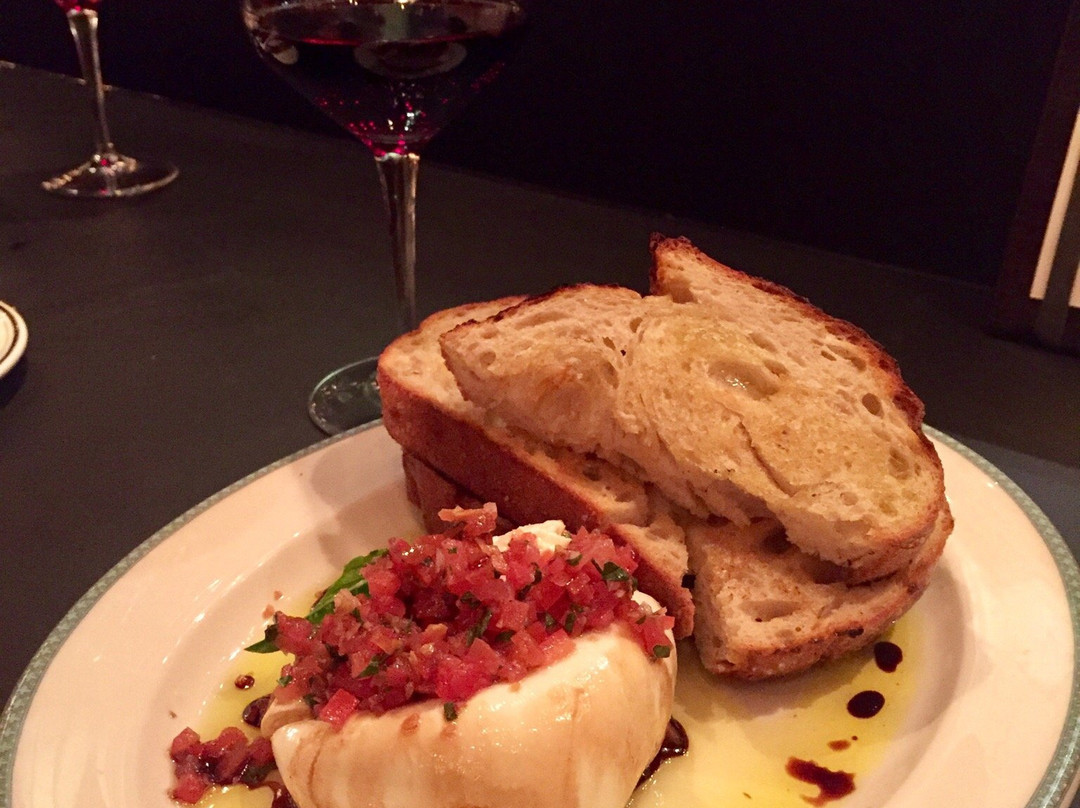 Grande Pointe餐馆和美食-Harth Mozza and Wine Bar