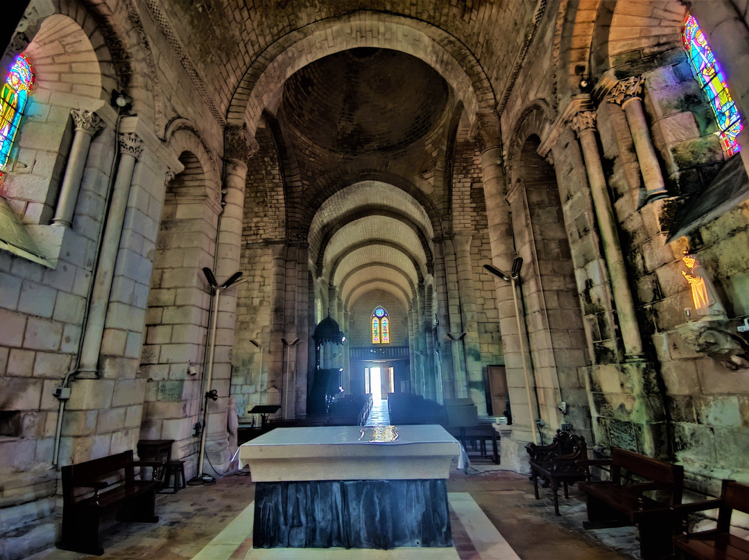 Église Saint-Hilaire de Mouthiers-sur-Boëme
