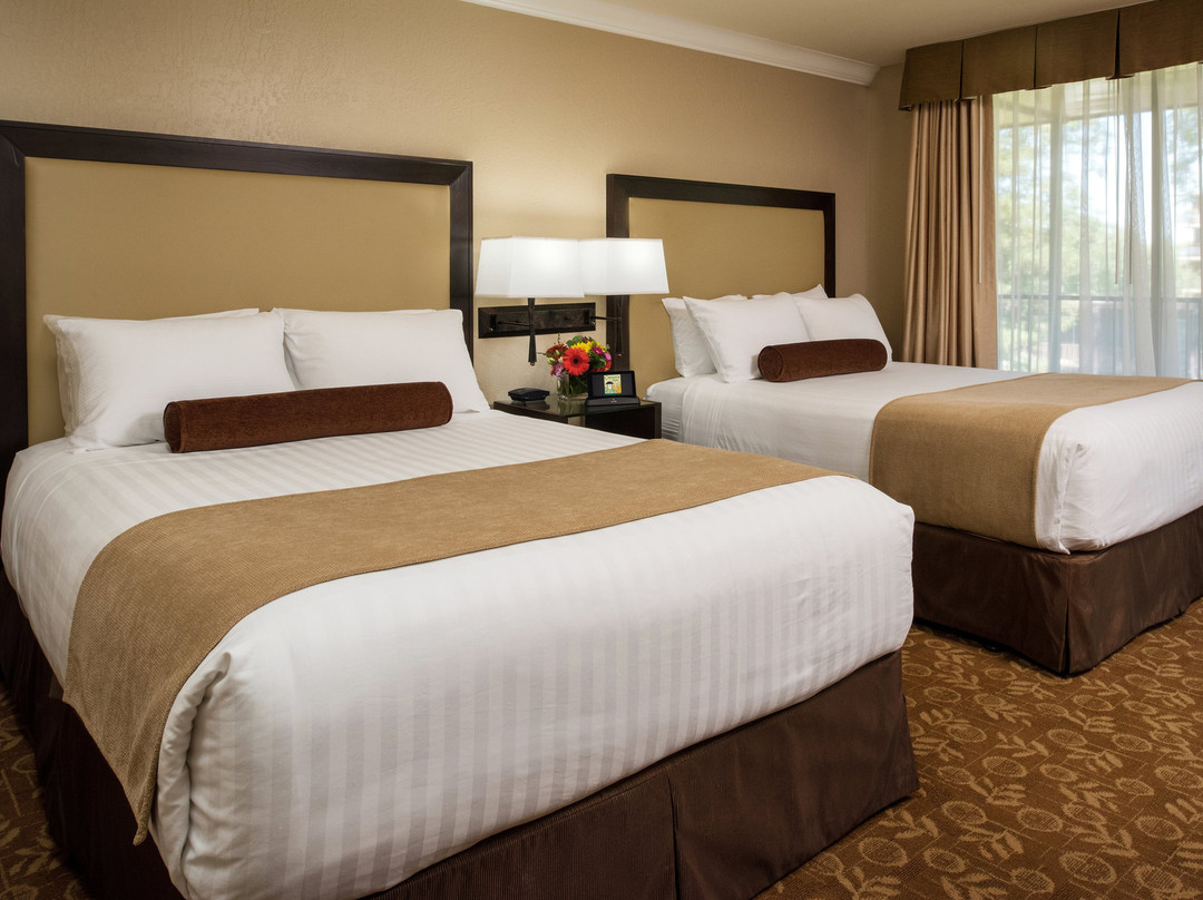 威斯勒溪畔酒店主图