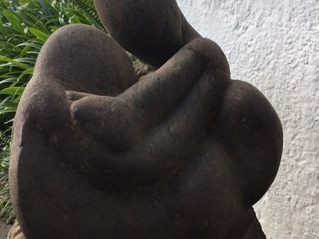 La Caverna Art Gallery-布兰岱必去景点