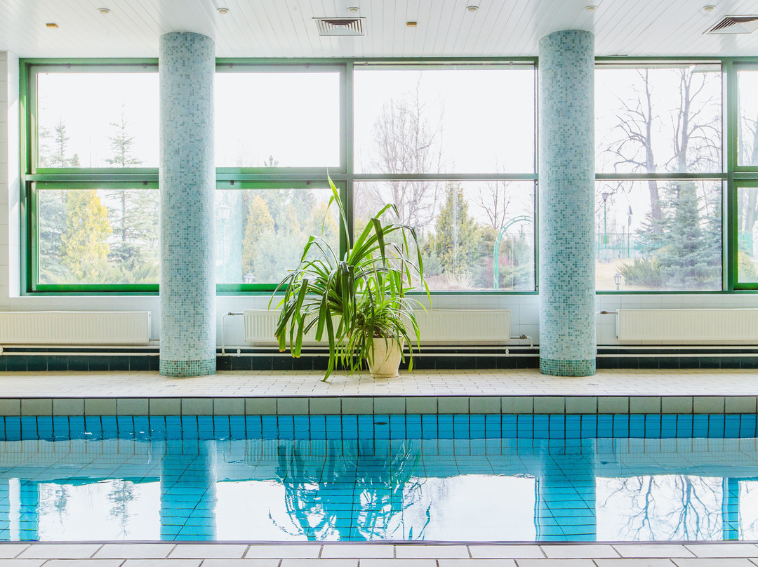 假日酒店度假村主图