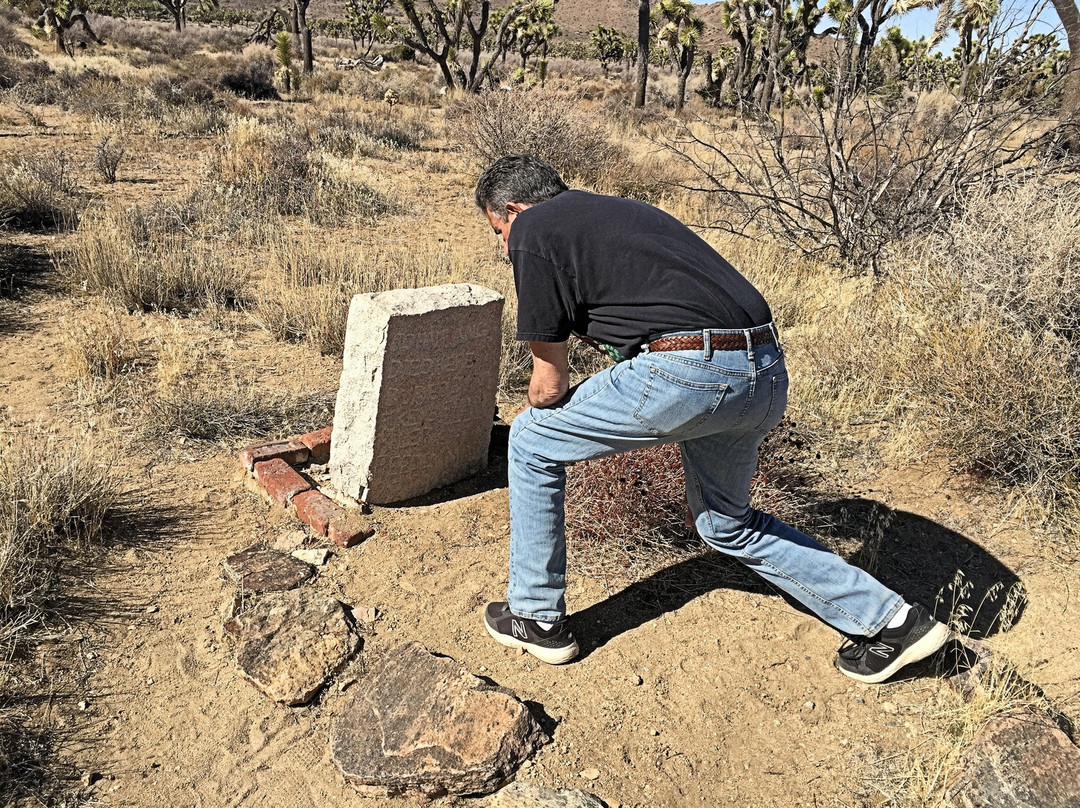 Johnny Lang Grave-约书亚树国家公园必去景点