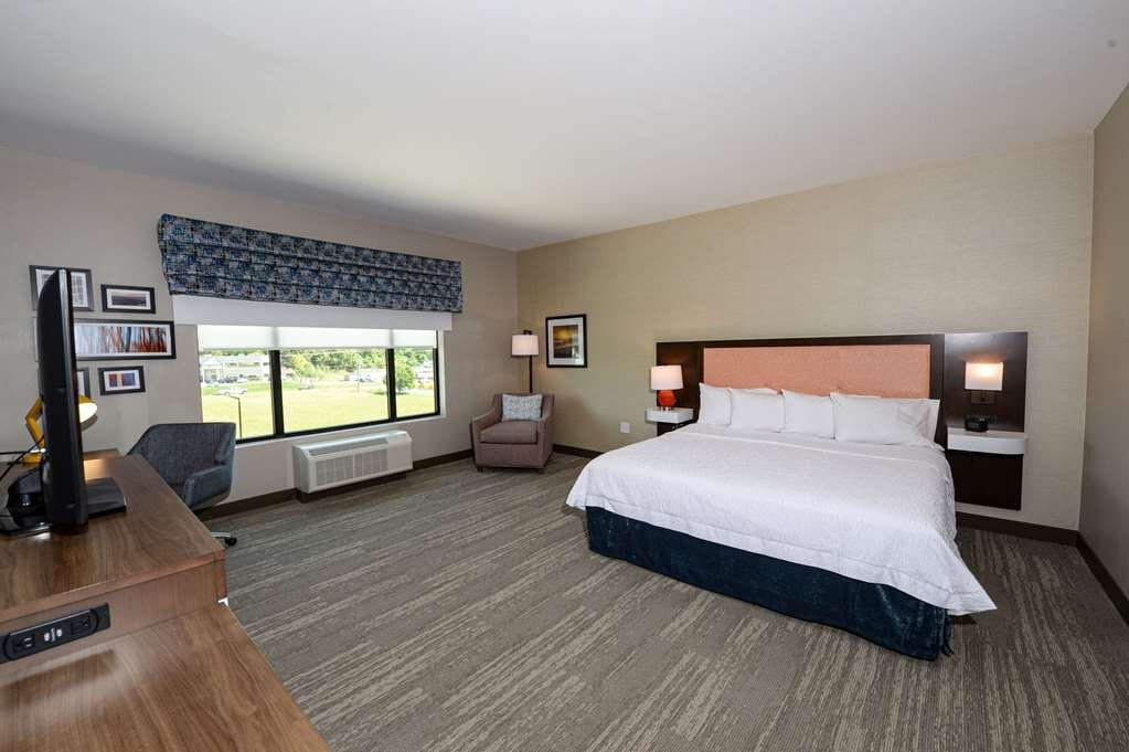 Hampton Inn & Suites Lenoir主图