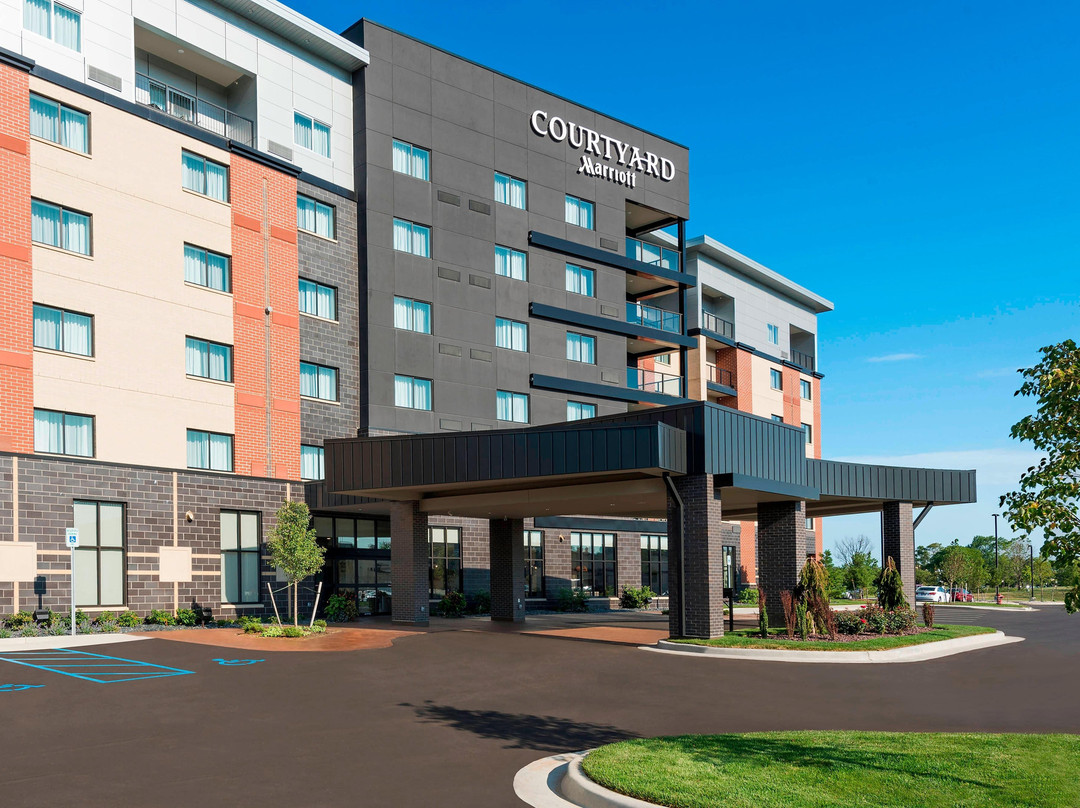Courtyard by Marriott Mt. Pleasant at Central Michigan University主图