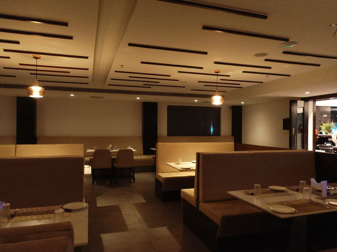 Sri Sri Sri Hotel主图