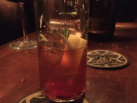 Twenties Cocktail Club-阿尔本加必去景点