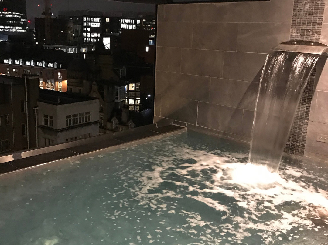 景街联排别墅酒店主图