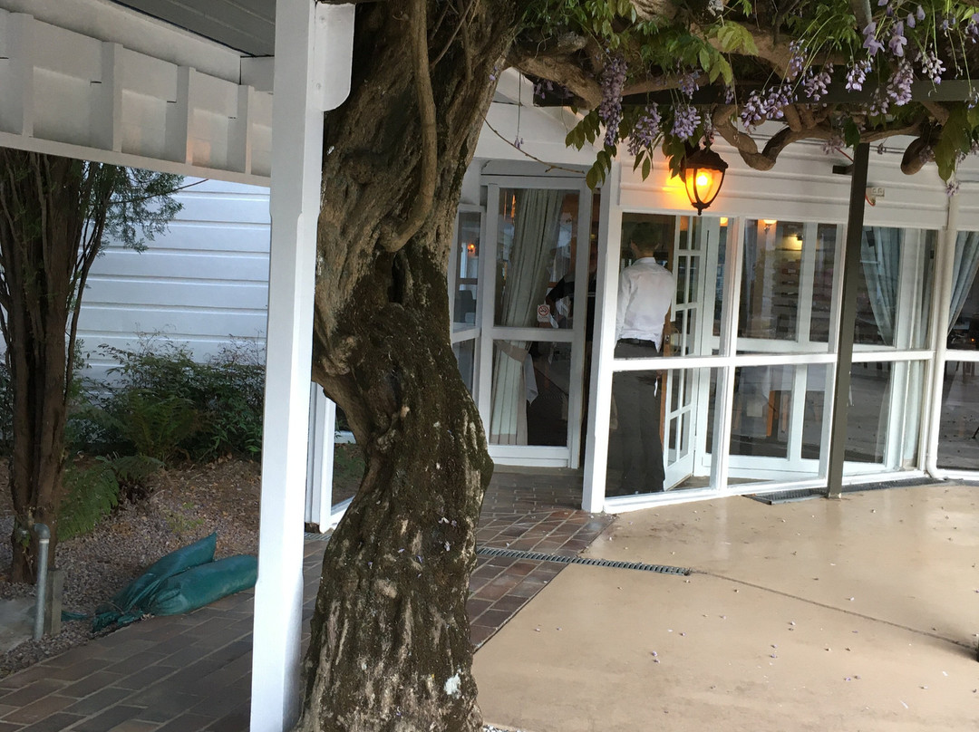 摩尔庄园酒店主图