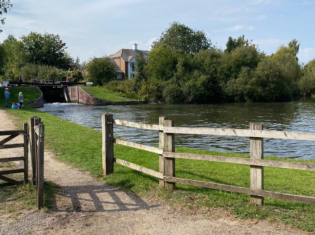 Aldermaston Wharf Canalside景点图片