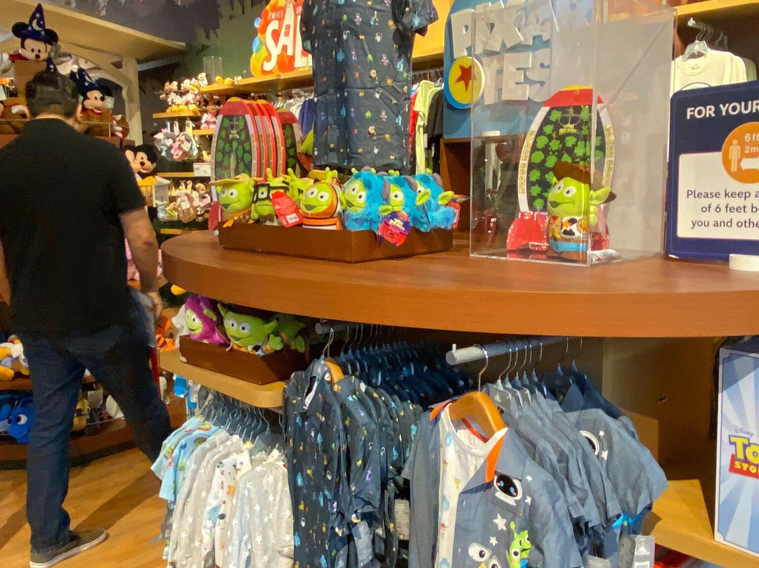 纪念城购物中心-休斯顿必去景点