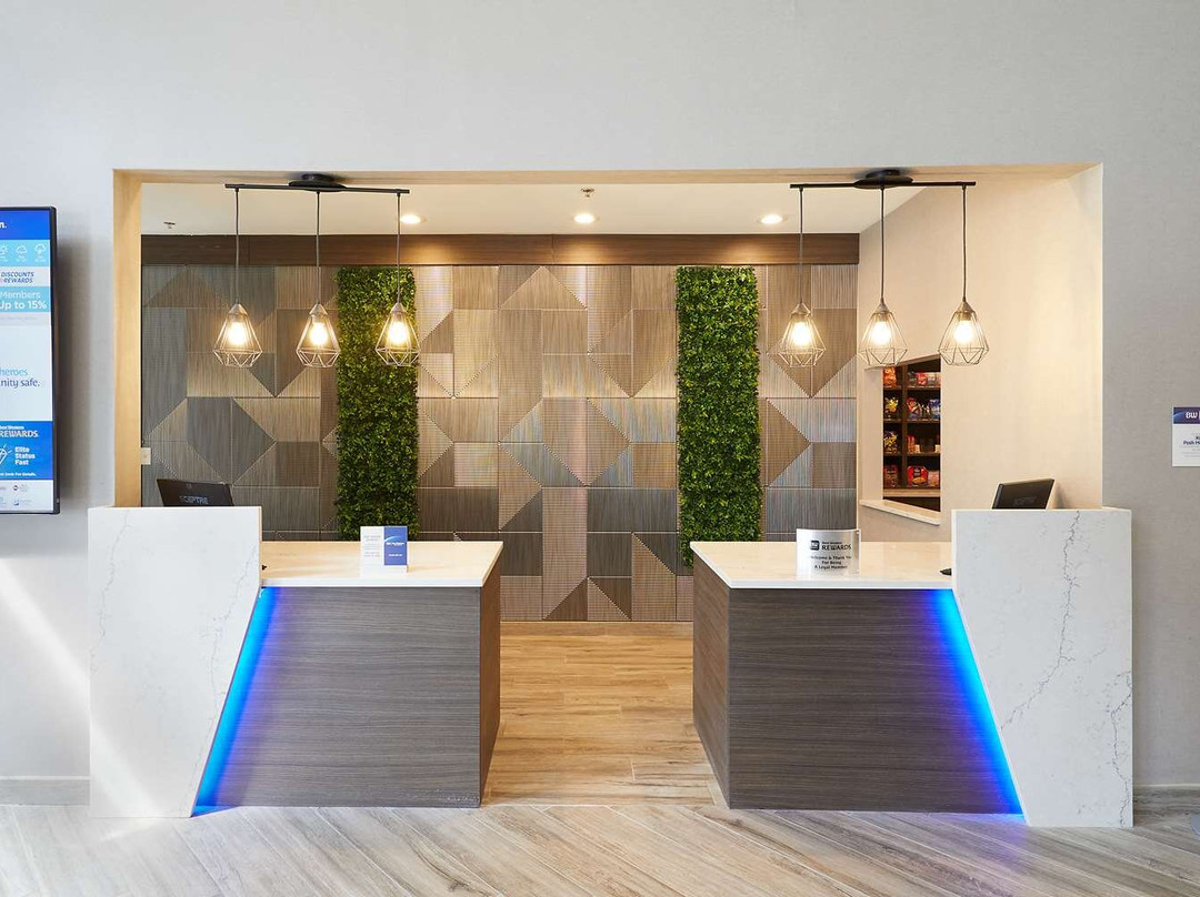 Best Western Plus Bourbonnais Hotel & Suites主图