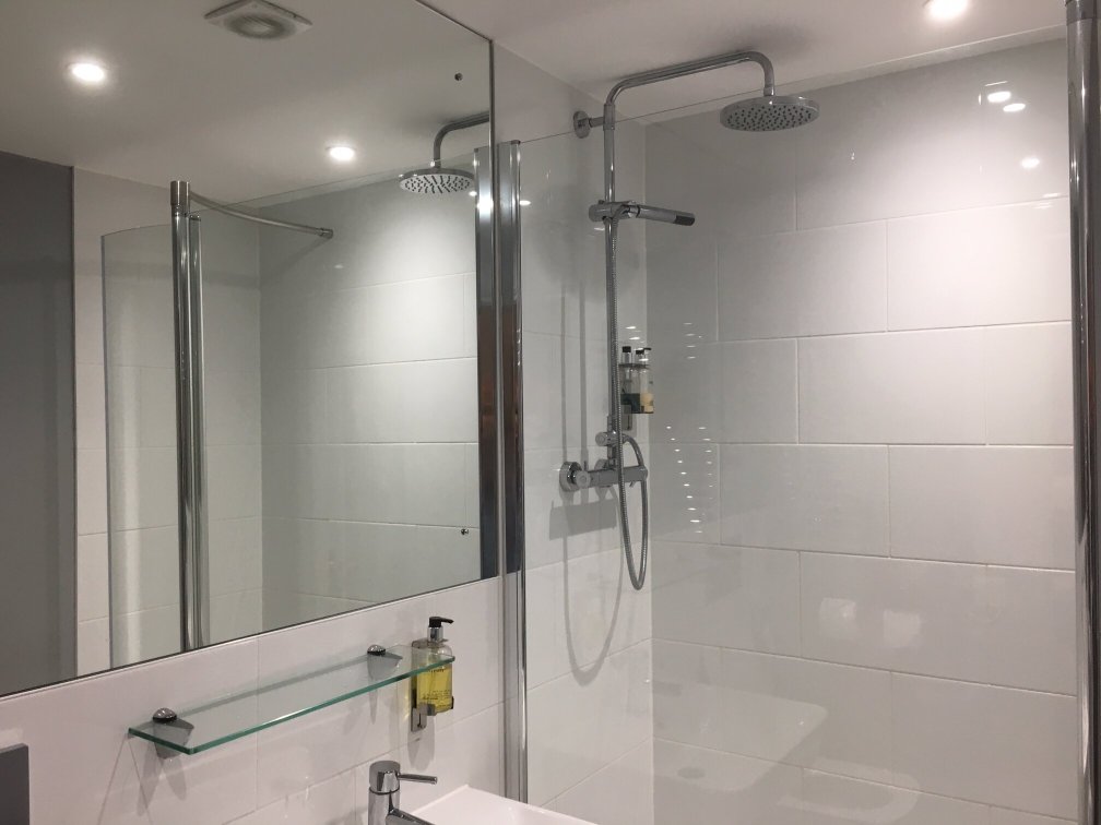 Blue Boar Hotel-浴室