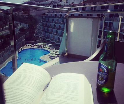 瑞佛利集团酒店主图