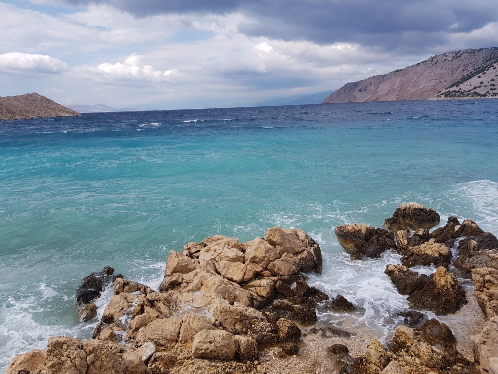 Lukovo Beach景点图片