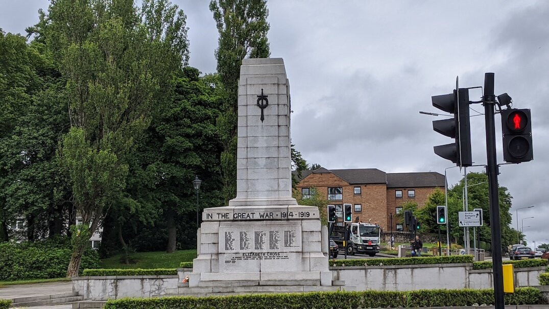 Airdrie Cenotaph War Memorial景点图片
