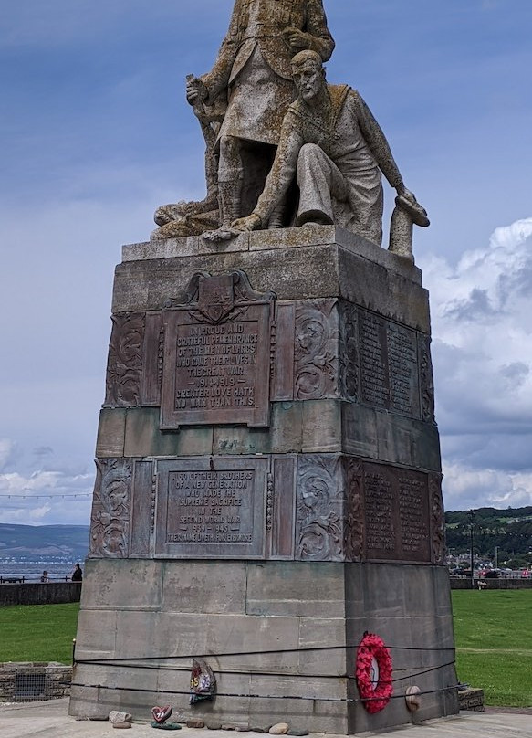 Largs War Memorial景点图片