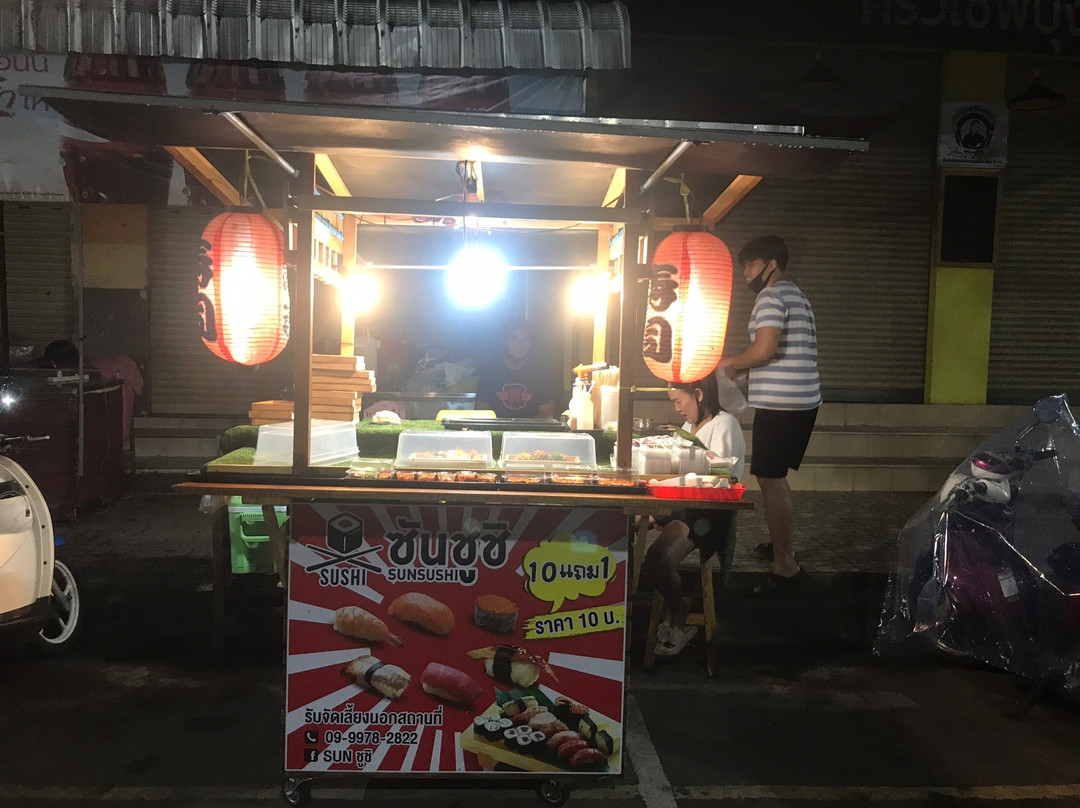 Chumphon night market景点图片