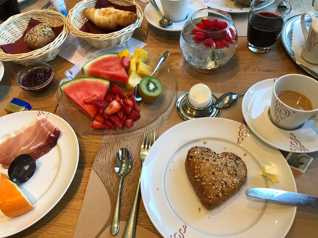 瓦尔德克酒店主图