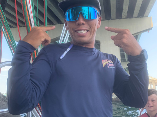 Chute for the Skye Parasailing-橙色海湾必去景点