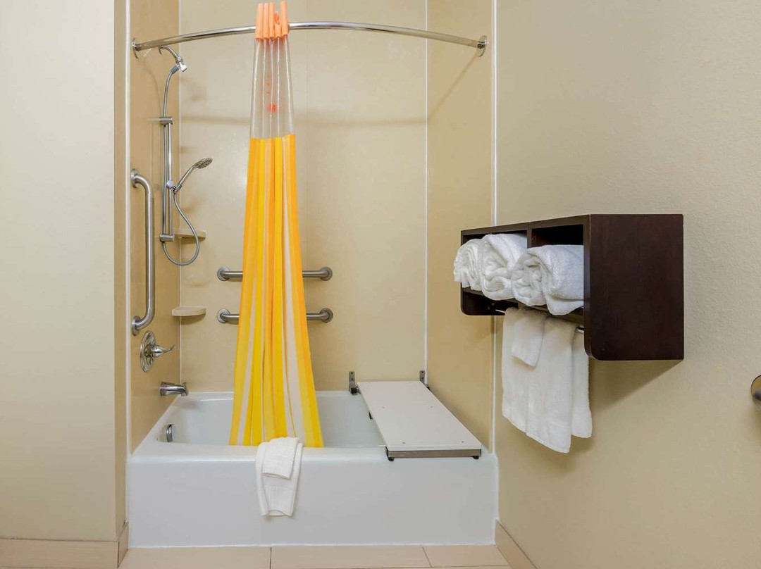 La Quinta Inn & Suites By Wyndham Marshall主图