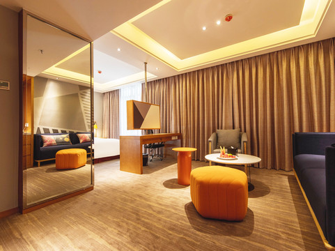 稻城亚丁智选假日套房酒店主图