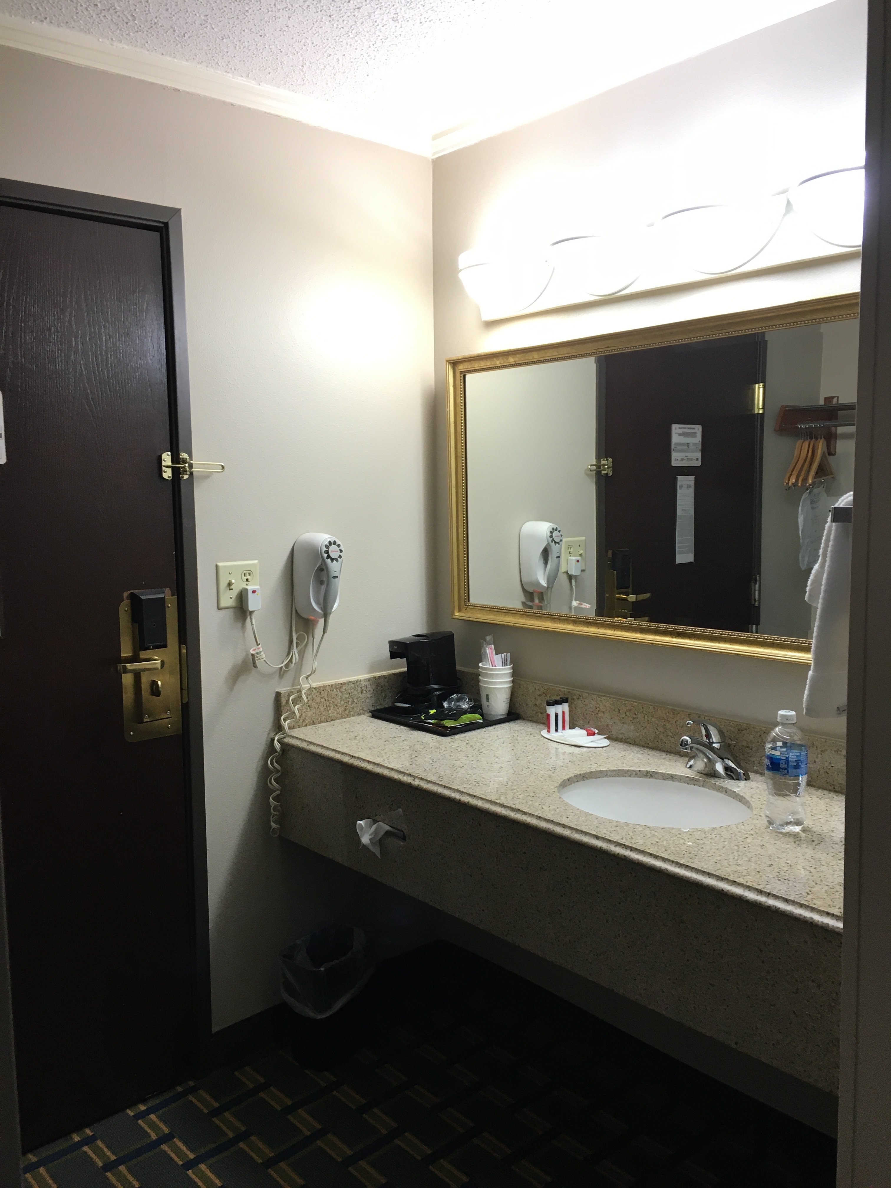 Baymont by Wyndham Memphis East-浴室