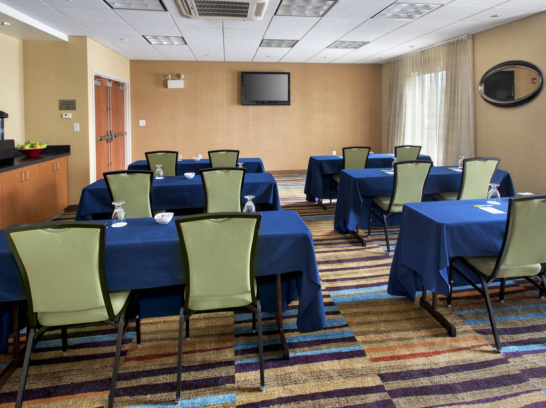 维罗纳费尔菲尔德客栈&套房酒店主图