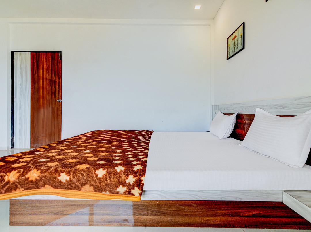 Aditya Hill View Inn主图