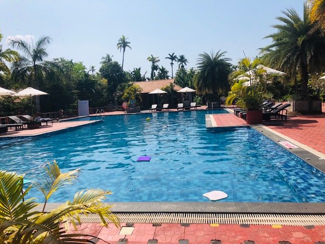 Club Mahindra Poovar-泳池
