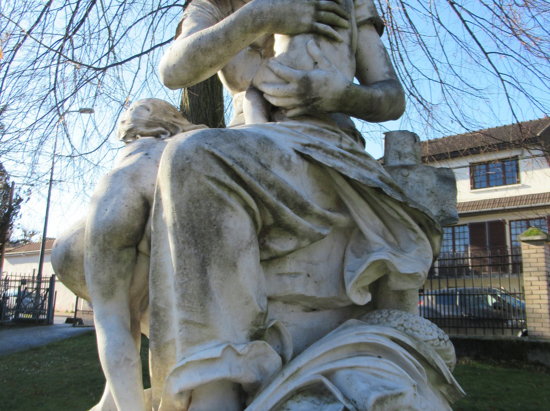 Les fruits de la guerre-圣莫代福塞必去景点