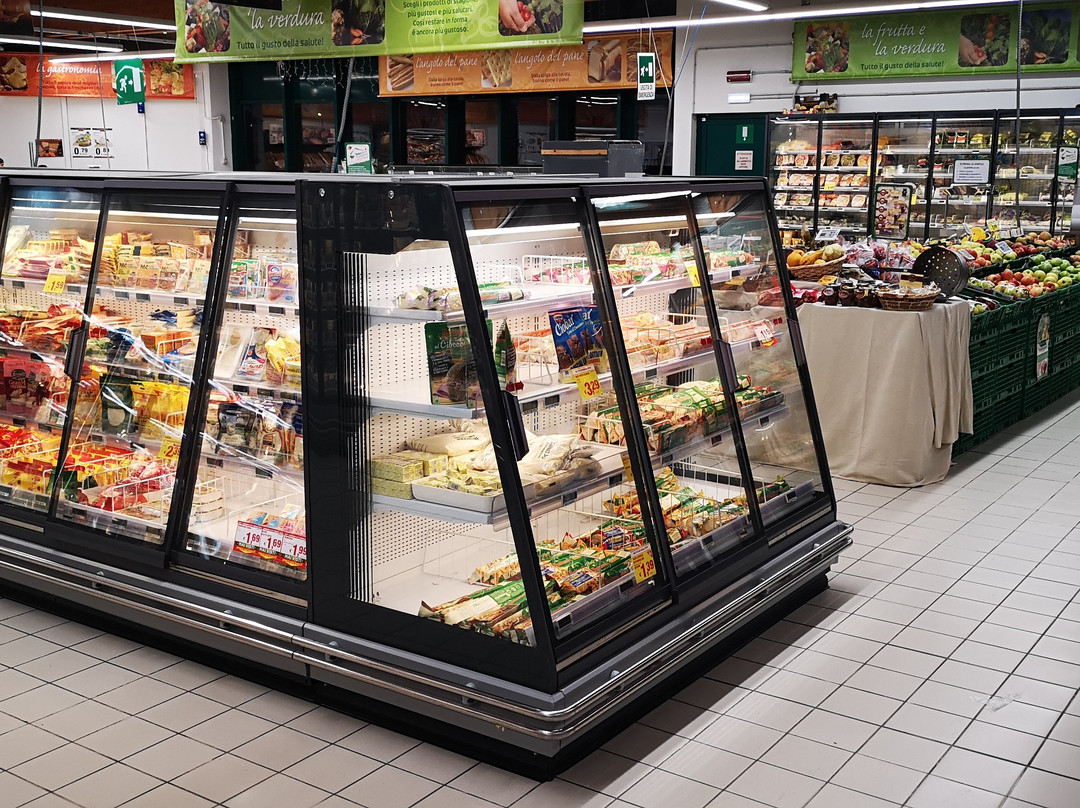 Centro Commerciale Le Baite-乌尔克西必去景点