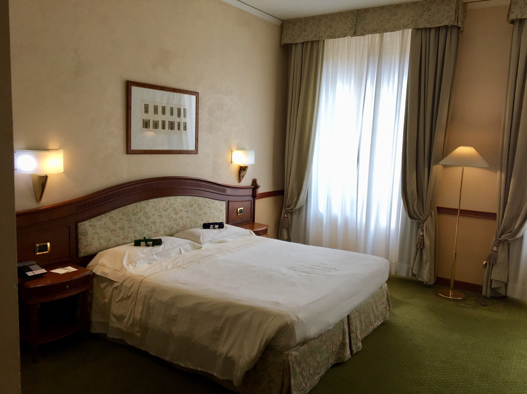 迪格里奥拉费酒店主图