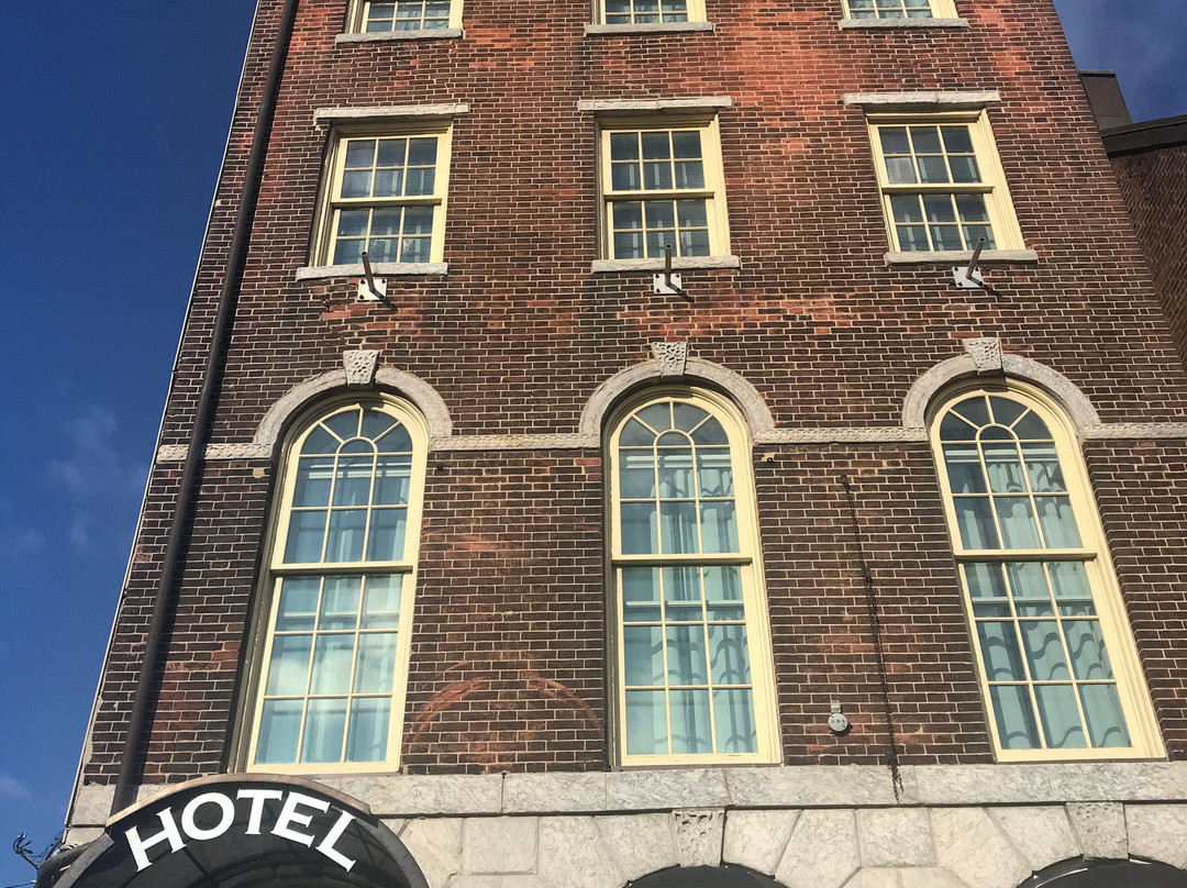 彭斯景观酒店主图