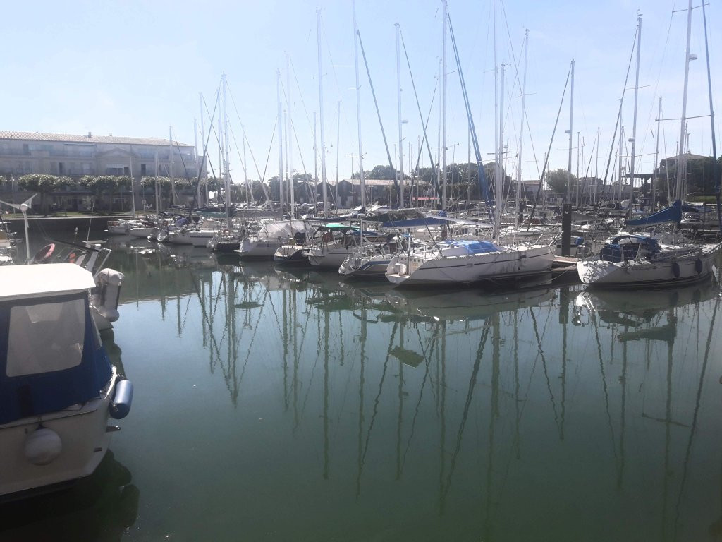 Port de plaisance de Rochefort-罗什福尔必去景点