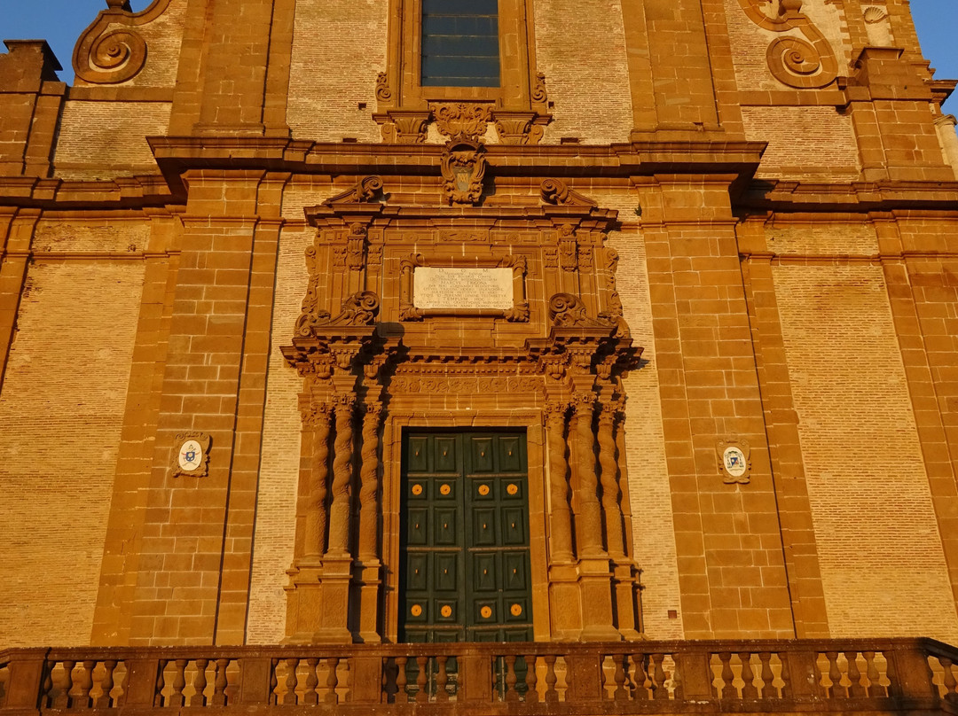Cattedrale di Maria Santissima Delle Vittorie-皮亚扎－阿尔梅里纳必去景点