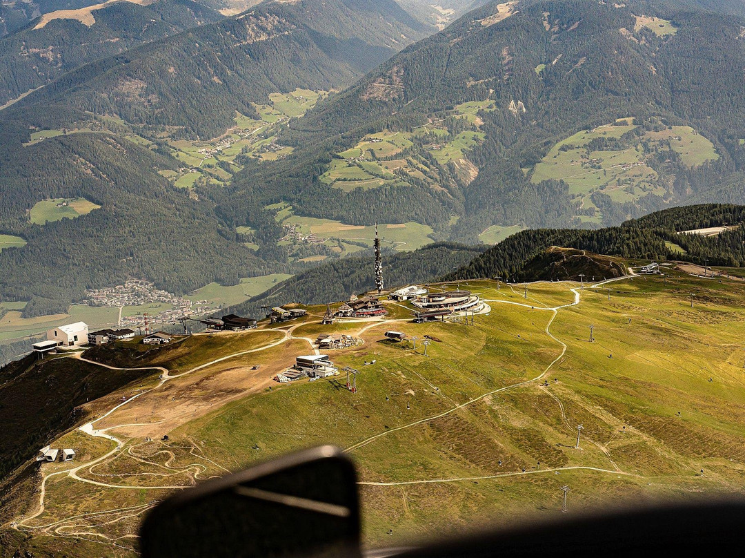 KronAir Helicopters-瓦尔道拉必去景点