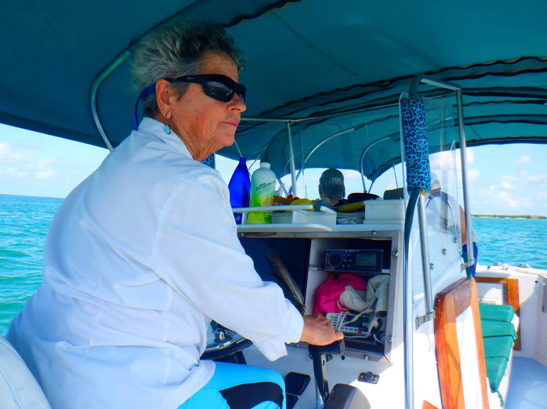 Dancing Dolphin Spirits Charters with Captain Victoria Impallomeni-基韦斯特必去景点