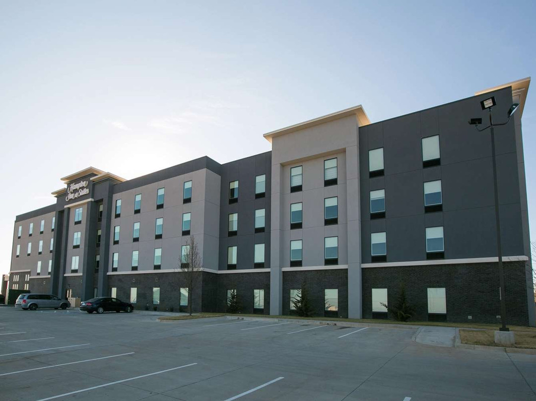 Hampton Inn And Suites Stroud主图