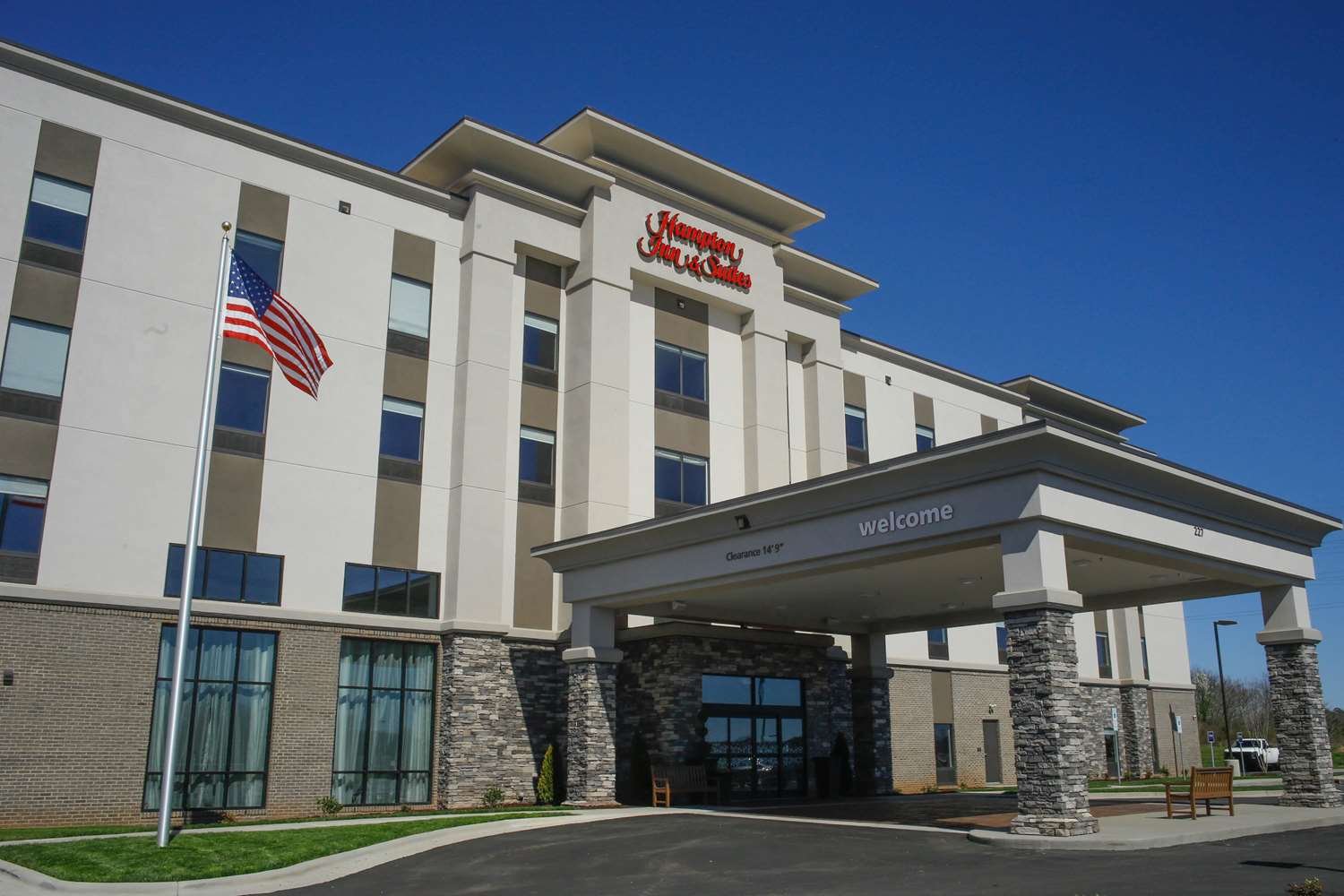 Hampton Inn & Suites Forest City-官方