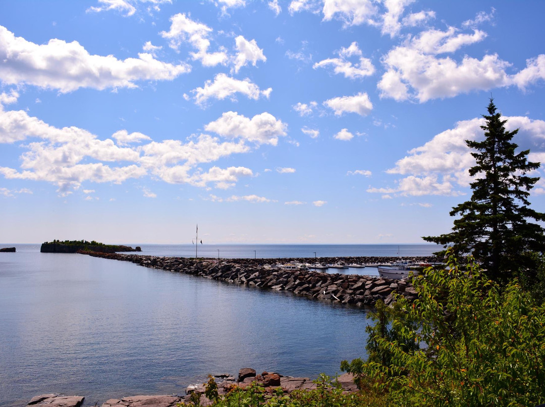 Silver Bay Marina景点图片