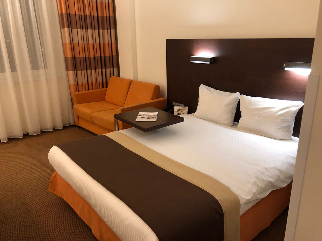 Hotel DeSilva Warszawa Piaseczno主图