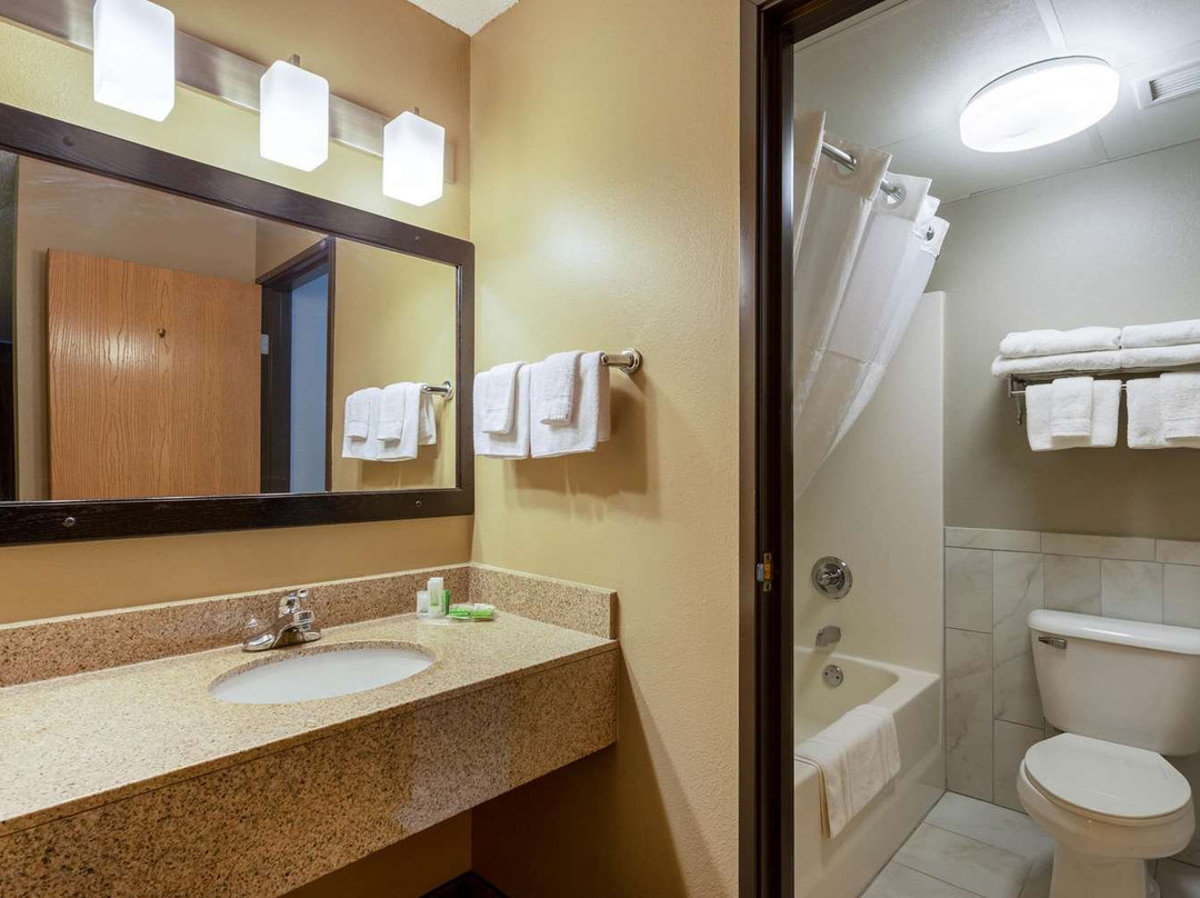 AmericInn by Wyndham Hartford WI主图