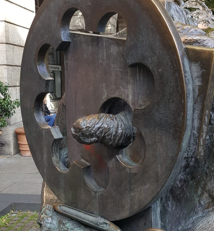 Springbrunnen "Das Tal der Wupper"-伍珀塔尔必去景点