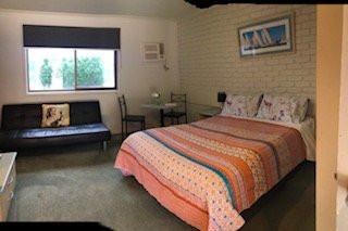 Zeallys Bar & Grill主图